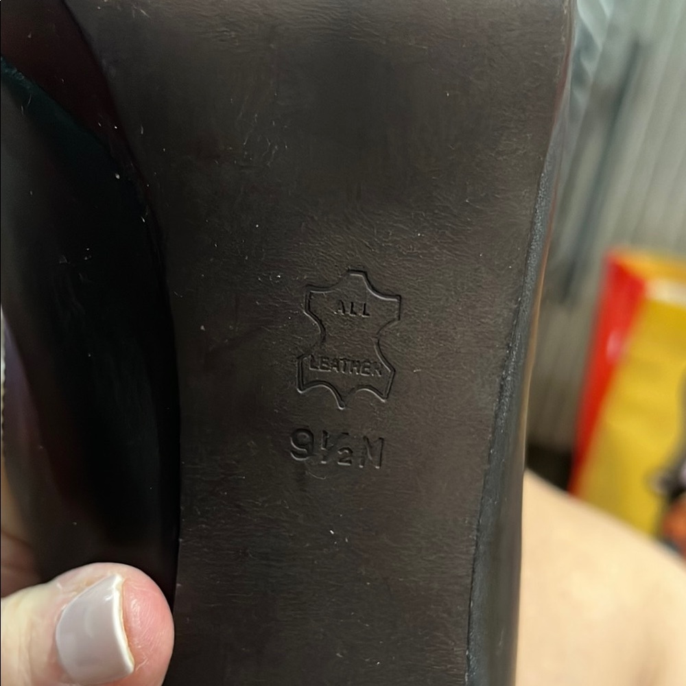 New Tory Burch Chocolate Brown Betty Pumps - Picture 16 of 16